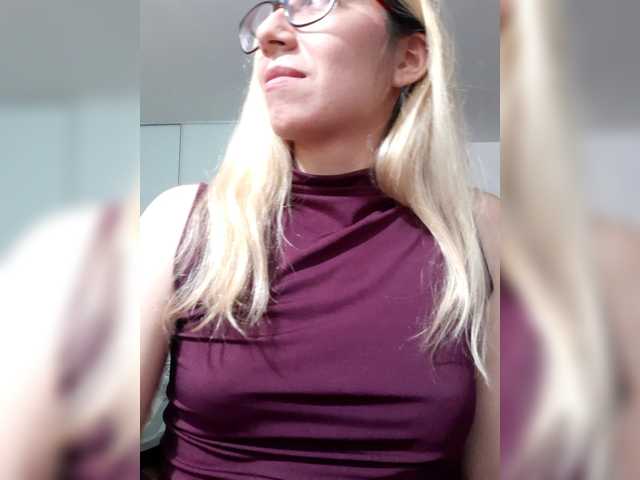 LittleSammy live cam on BongaCams