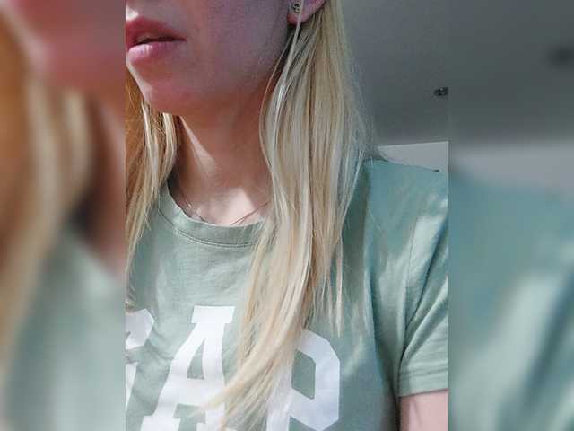 LittleSammy live cam on BongaCams