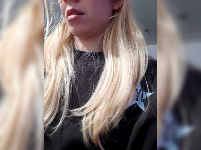 LittleSammy live cam on BongaCams
