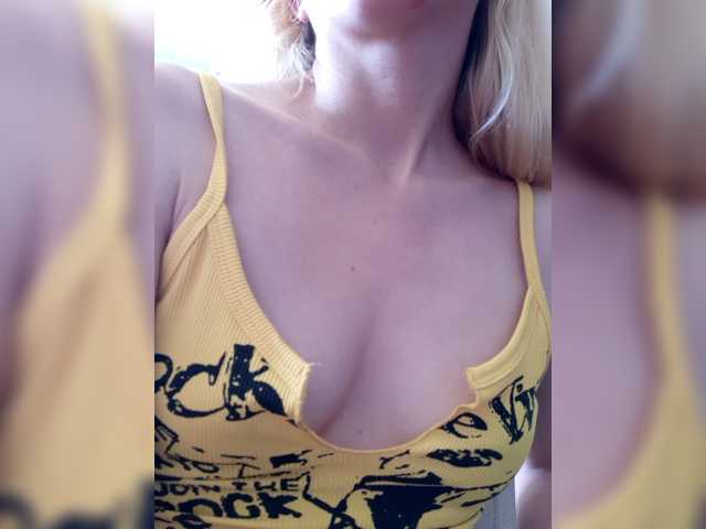LittleSammy live cam on BongaCams