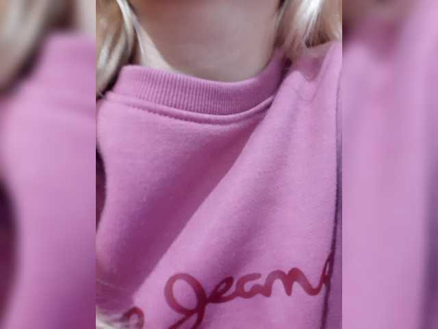 LittleSammy live cam on BongaCams