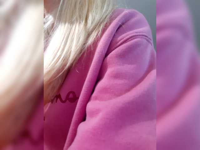 LittleSammy live cam on BongaCams