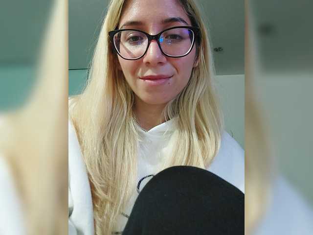 LittleSammy live cam on BongaCams