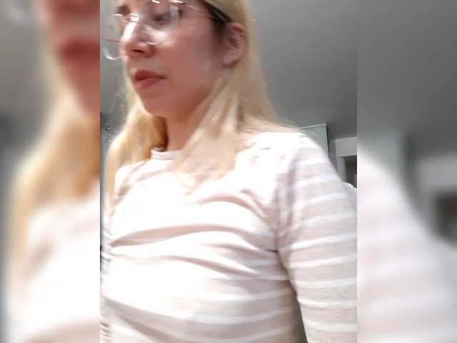 LittleSammy live cam on BongaCams