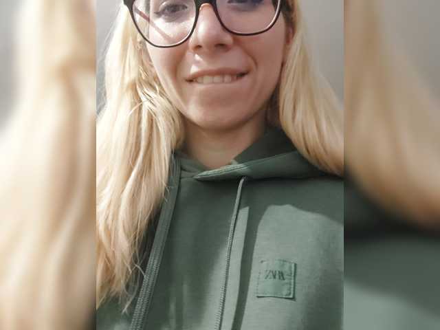 LittleSammy live cam on BongaCams