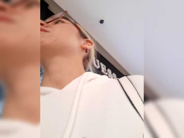 LittleSammy live cam on BongaCams