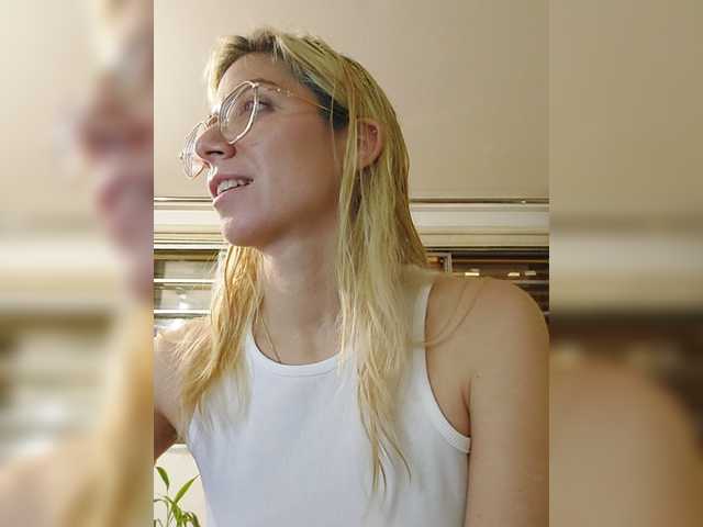 LittleSammy live cam on BongaCams