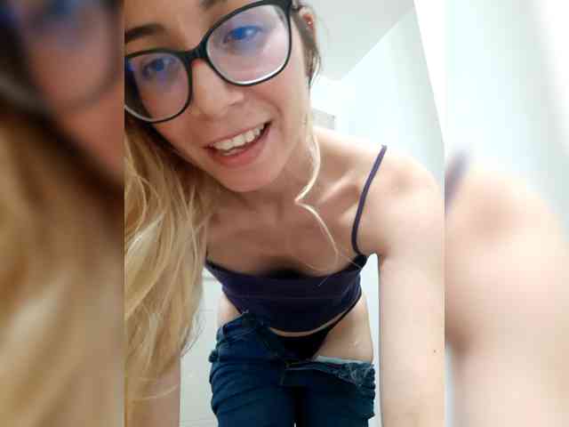LittleSammy Live Webcam on BongaCams