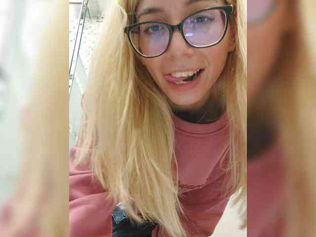 LittleSammy Live Webcam on BongaCams