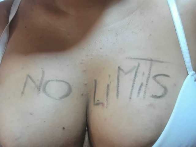 Verenicehotx, 25 y/o - Live Cam on BongaCams