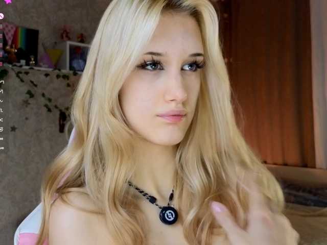 AnnyiBlue live cam on BongaCams