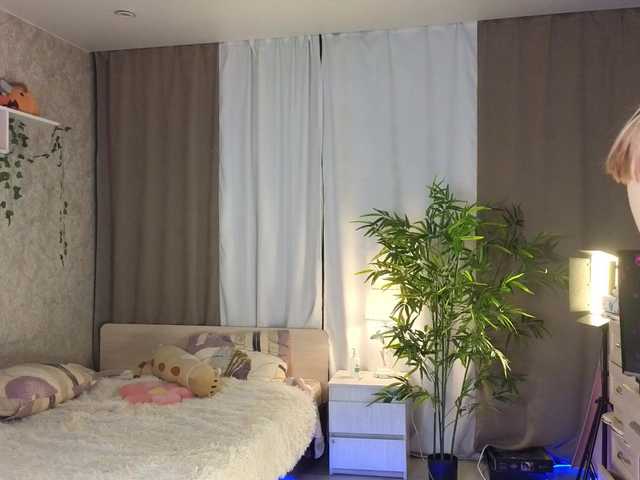 AnnyiBlue webcam