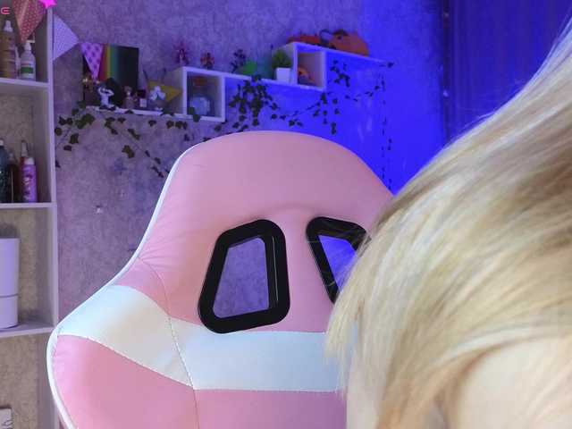 AnnyiBlue live cam on BongaCams