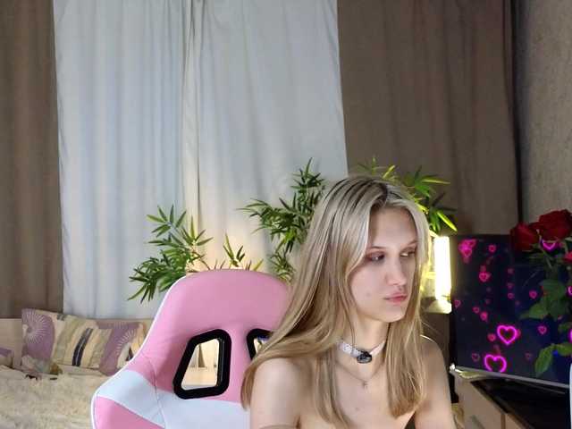 AnnyiBlue live cam on BongaCams