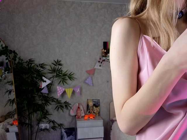 AnnyiBlue's BongaCams show and profile