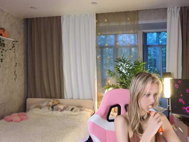 AnnyiBlue live cam on BongaCams