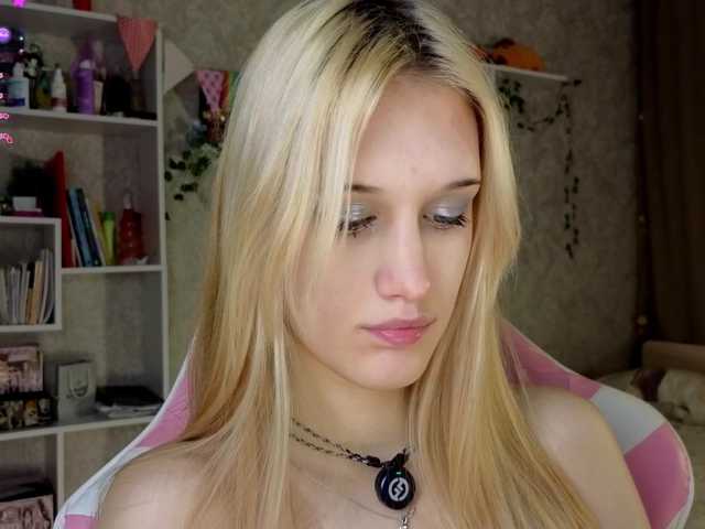 AnnyiBlue live cam on BongaCams