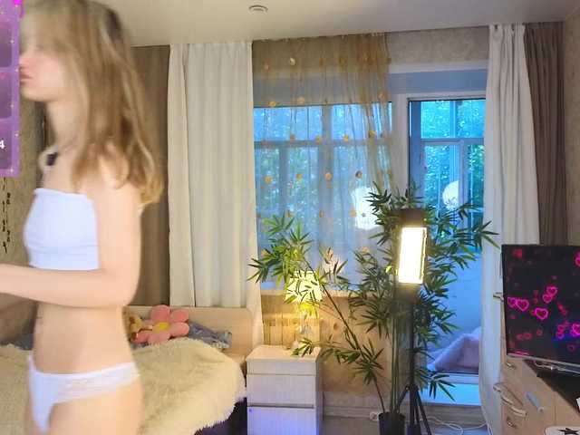 AnnyiBlue live cam on BongaCams