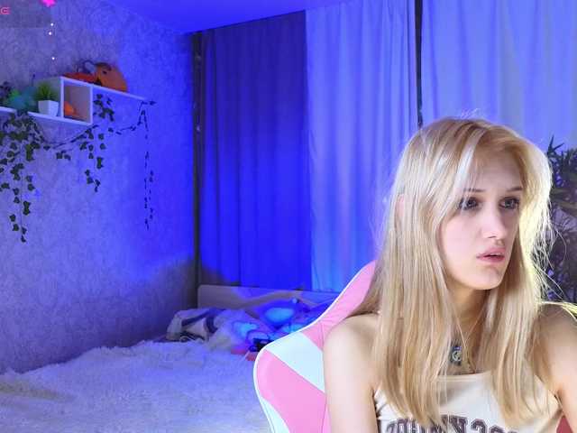 AnnyiBlue live cam on BongaCams