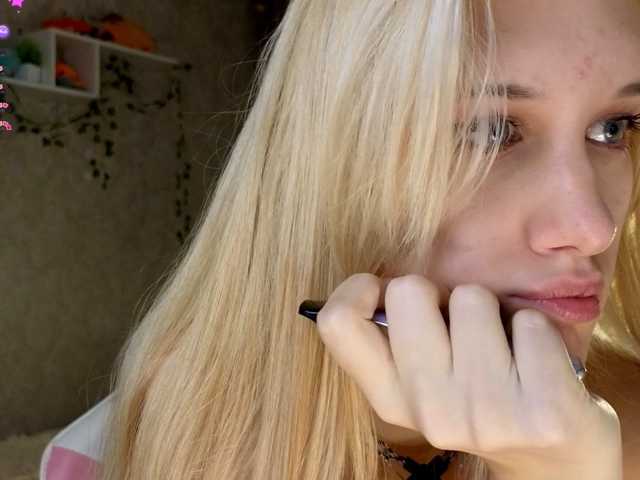 AnnyiBlue live cam on BongaCams