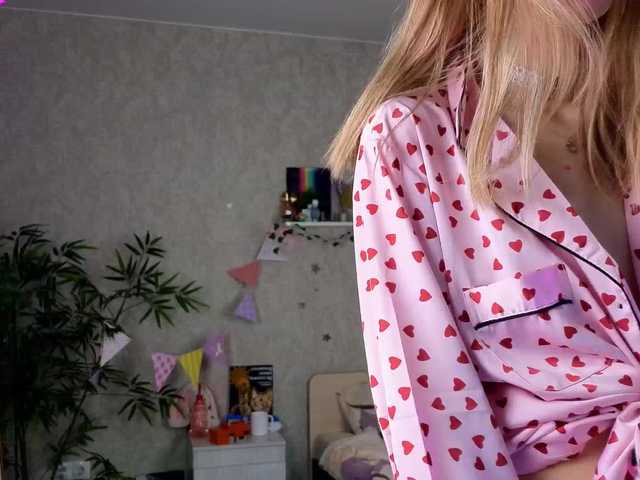 AnnyiBlue's BongaCams show and profile