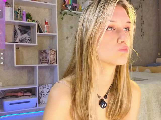 AnnyiBlue live cam on BongaCams