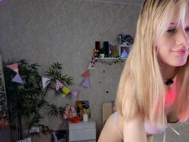 AnnyiBlue's BongaCams show and profile