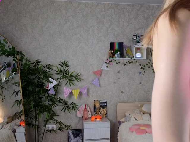 AnnyiBlue's BongaCams show and profile