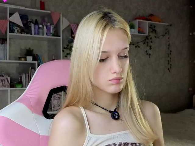 AnnyiBlue live cam on BongaCams
