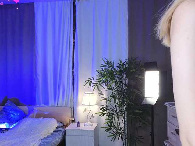 AnnyiBlue live cam on BongaCams