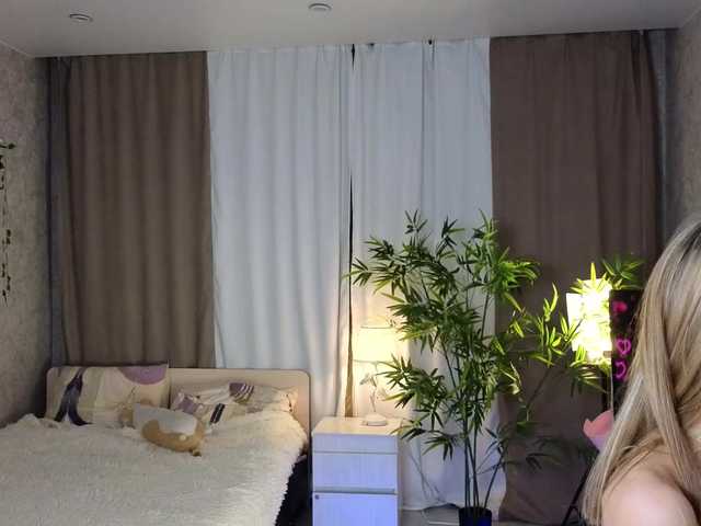 AnnyiBlue live cam on BongaCams