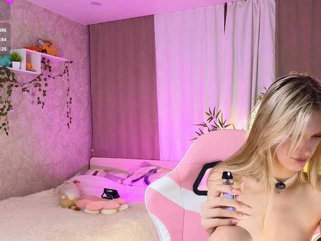 AnnyiBlue live cam on BongaCams