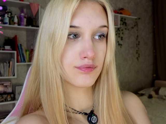 AnnyiBlue live cam on BongaCams