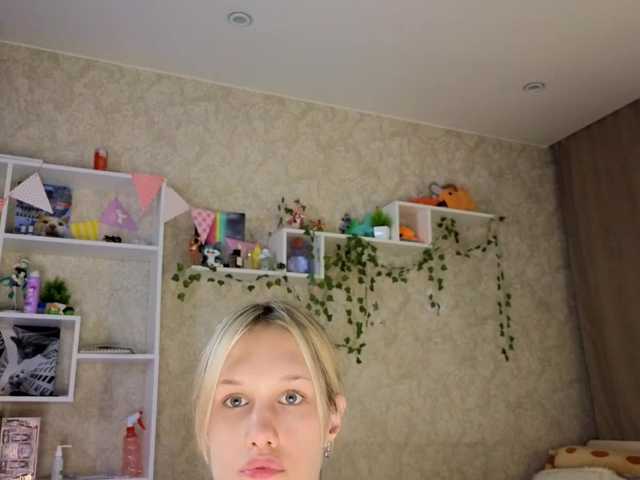 AnnyiBlue live cam on BongaCams