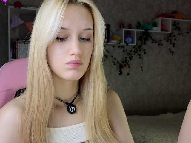 AnnyiBlue live cam on BongaCams