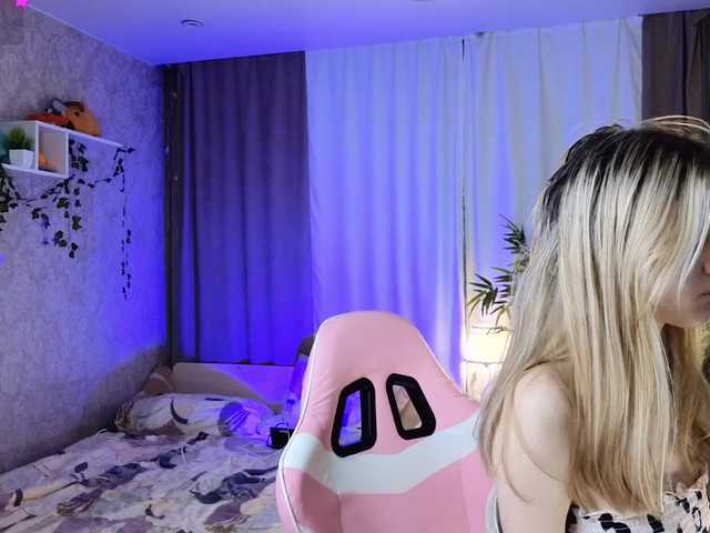 AnnyiBlue live cam on BongaCams