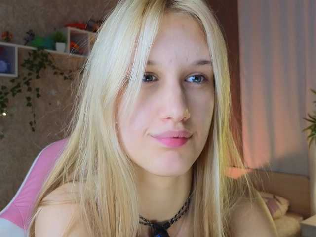 AnnyiBlue live cam on BongaCams