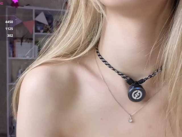 AnnyiBlue live cam on BongaCams