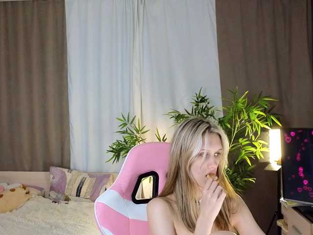 AnnyiBlue live cam on BongaCams