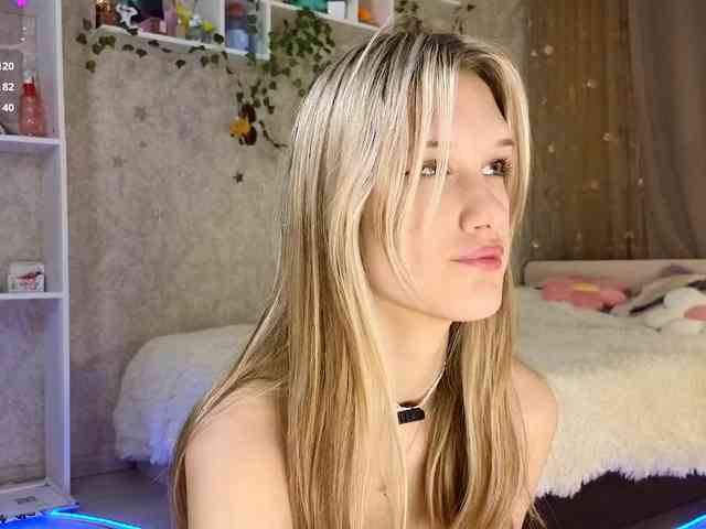 AnnyiBlue webcam
