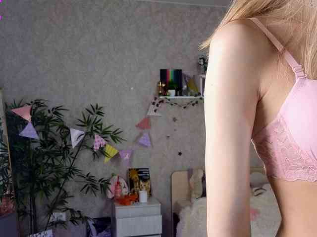 AnnyiBlue webcam