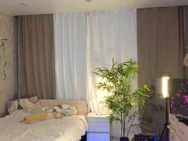 AnnyiBlue webcam