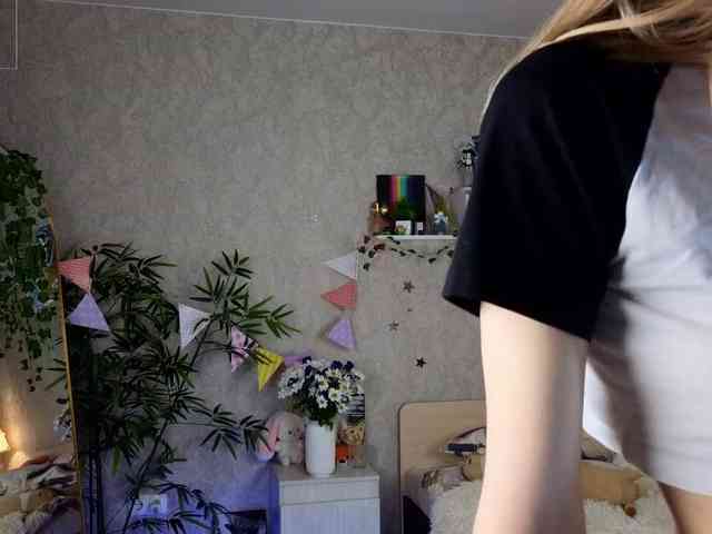 AnnyiBlue webcam