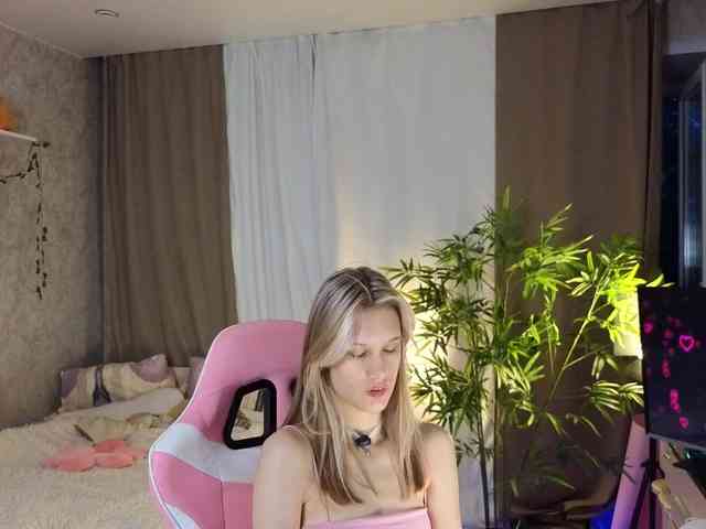 AnnyiBlue webcam
