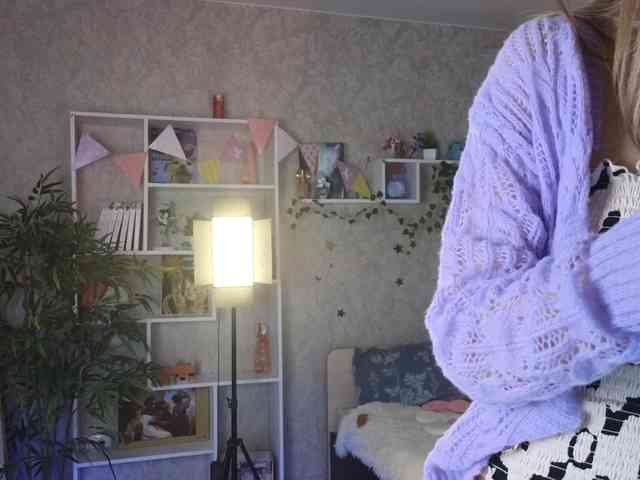 AnnyiBlue webcam