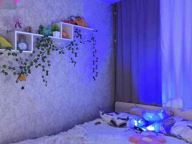 AnnyiBlue webcam