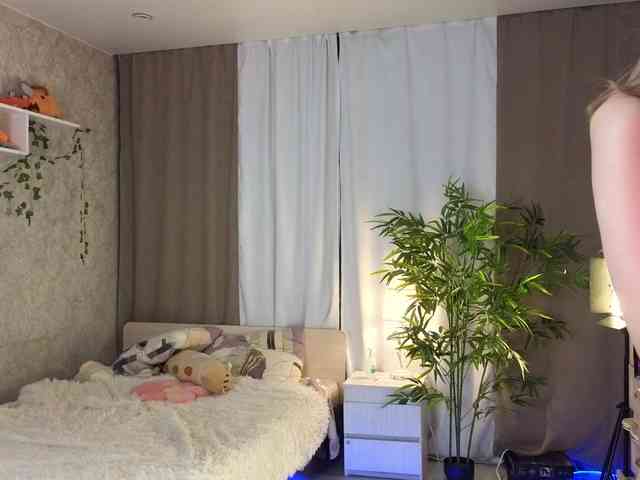 AnnyiBlue webcam