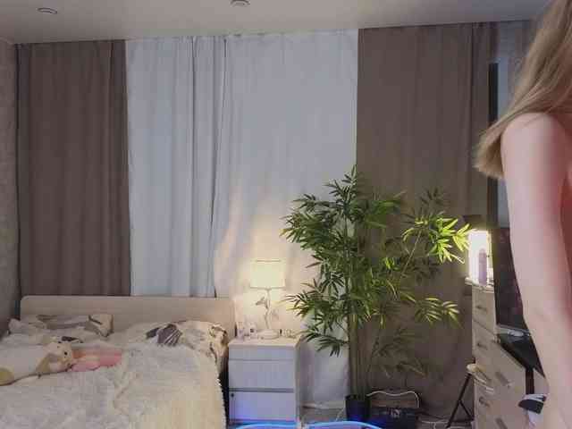 AnnyiBlue webcam