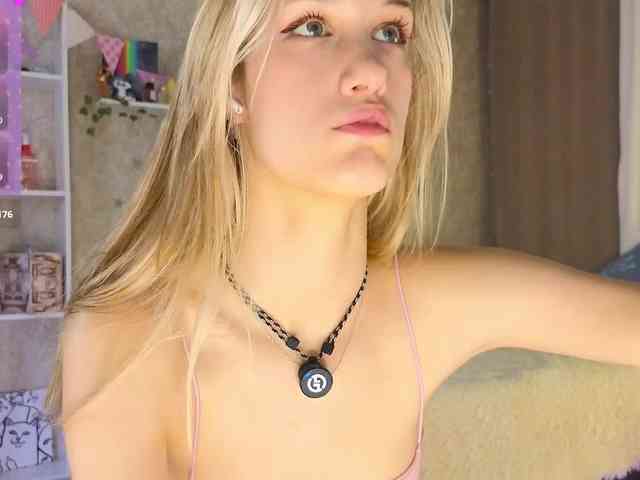 AnnyiBlue webcam