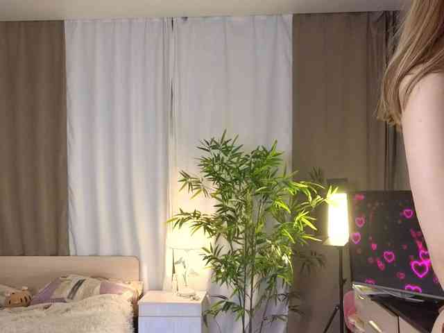 AnnyiBlue webcam